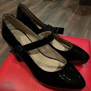 Platform Mary Jane Shoes, Size 9W.  NWOT.  These Shoes, bold and beautiful